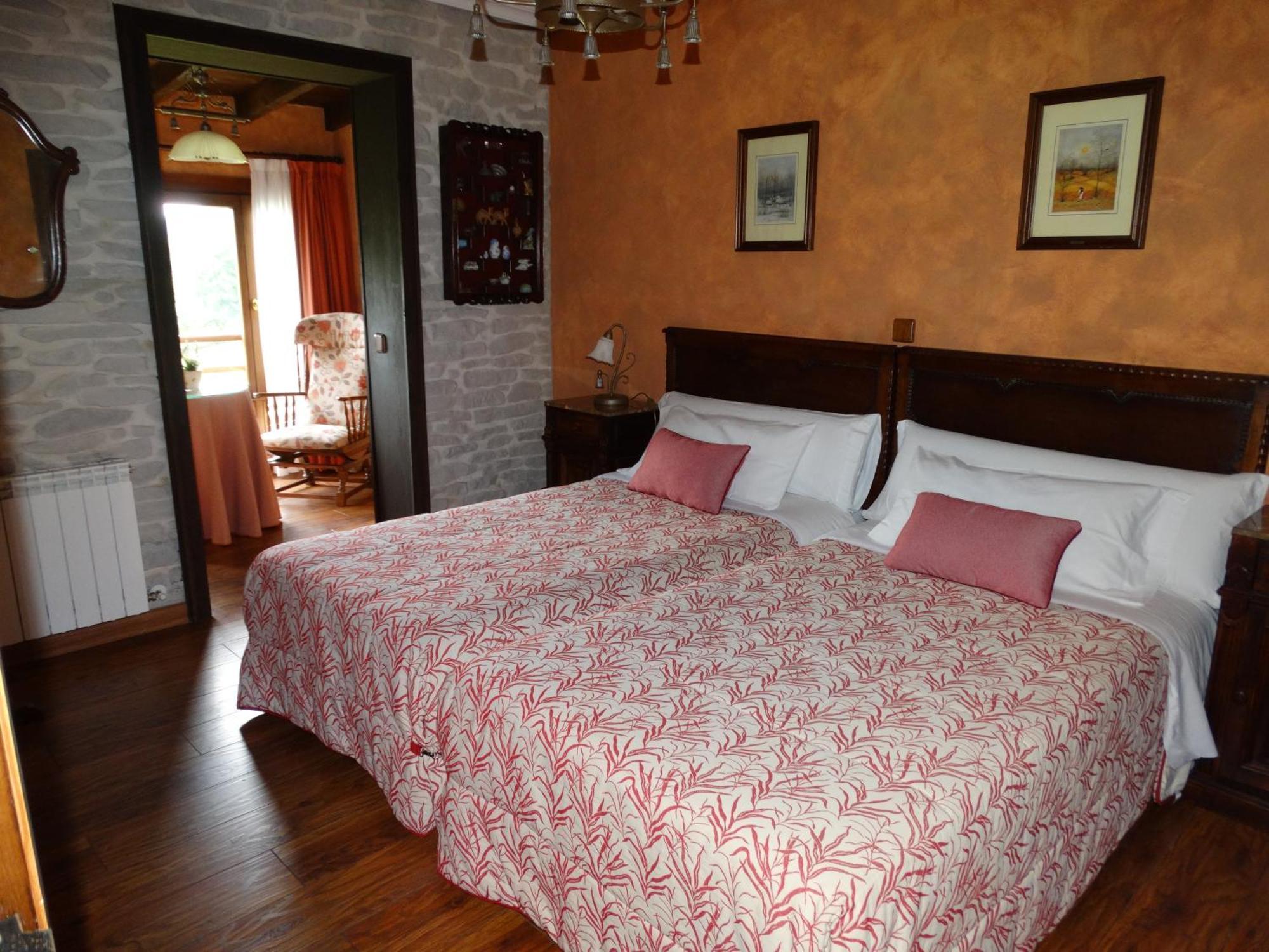Hostal El Corral Del Acebo Nueva De Llanes Habitación foto